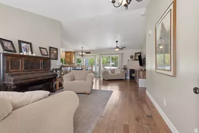 3462 W Melody Creek Cir, Riverton, UT 84065 - Photo 8