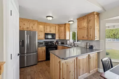 3462 W Melody Creek Cir, Riverton, UT 84065 - Photo 16
