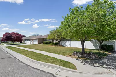 3462 W Melody Creek Cir, Riverton, UT 84065 - Photo 4