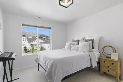 2978 S Puddle Ln E, Saratoga Springs, UT 84045 - Photo 18