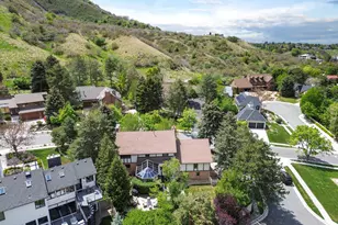 4049 E Prospector Dr S, Cottonwood Heights, UT 84121 - Photo 10