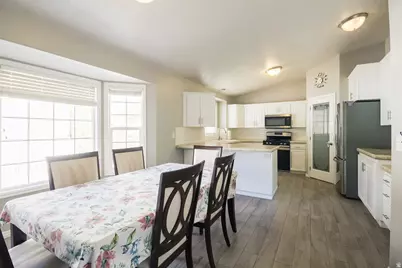 375 S 3290 W, Vernal, UT 84078 - Photo 6