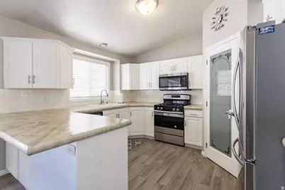 375 S 3290 W, Vernal, UT 84078 - Photo 8