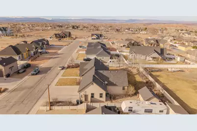 85 S Constitution Dr, Roosevelt, UT 84066 - Photo 6