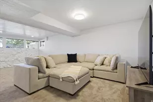 6557 S 2600 E, Cottonwood Heights, UT 84121 - Photo 22