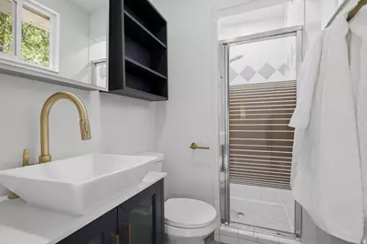 6557 S 2600 E, Cottonwood Heights, UT 84121 - Photo 16