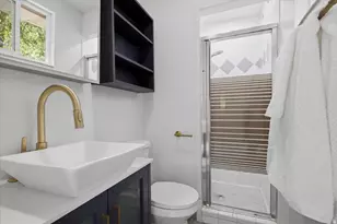 6557 S 2600 E, Cottonwood Heights, UT 84121 - Photo 16