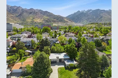 6557 S 2600 E, Cottonwood Heights, UT 84121 - Photo 32