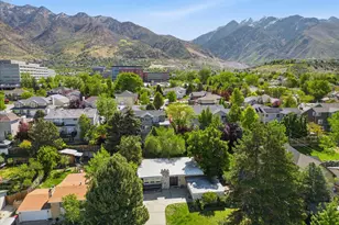 6557 S 2600 E, Cottonwood Heights, UT 84121 - Photo 32
