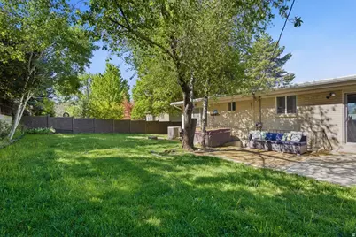 6557 S 2600 E, Cottonwood Heights, UT 84121 - Photo 30