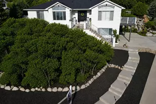 10193 S Majestic Canyon Rd, Sandy, UT 84092 - Photo 1