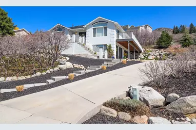 10193 S Majestic Canyon Rd, Sandy, UT 84092 - Photo 6