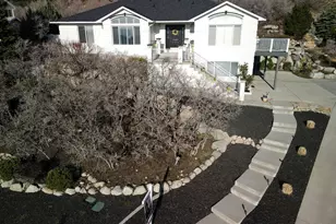 10193 S Majestic Canyon Rd, Sandy, UT 84092 - Photo 2