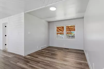 5564 S 2425 W, Roy, UT 84067 - Photo 8