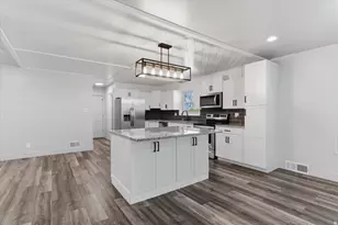 5564 S 2425 W, Roy, UT 84067 - Photo 10