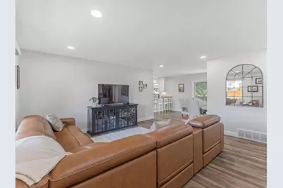 1230 E Crestridge Rd, Sandy, UT 84094 - Photo 14