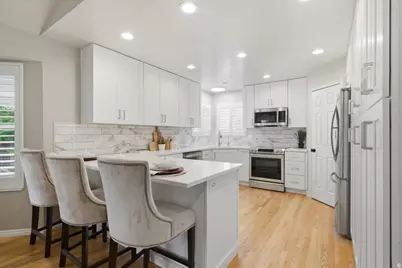 8228 S Set Point Cir E, Sandy, UT 84093 - Photo 16