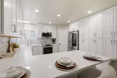 8228 S Set Point Cir E, Sandy, UT 84093 - Photo 18