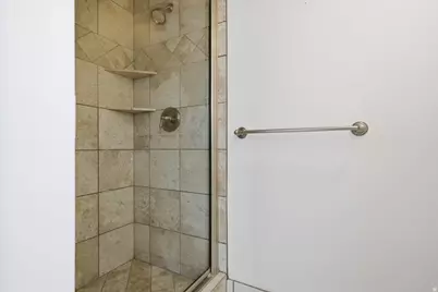 8228 S Set Point Cir E, Sandy, UT 84093 - Photo 40