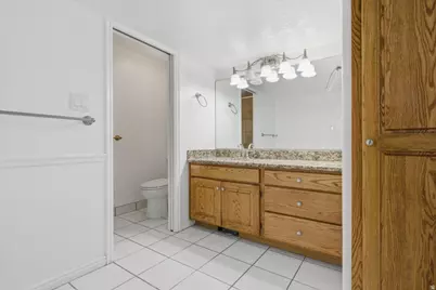 8228 S Set Point Cir E, Sandy, UT 84093 - Photo 36
