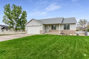 3528 W Crab Apple Cir, Taylorsville, UT 84129 - Photo 1
