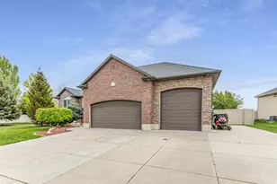 3031 W 2325 S, West Haven, UT 84401 - Photo 2
