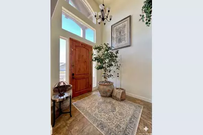 469 E Vine St S, Murray, UT 84107 - Photo 2