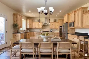 469 E Vine St S, Murray, UT 84107 - Photo 8