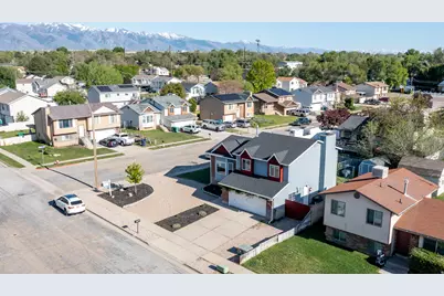 2829 W 5925 S, Roy, UT 84067 - Photo 2