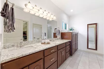 202 Edgewood Cir, North Salt Lake, UT 84054 - Photo 16