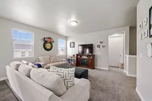 1895 N 925 E, North Ogden, UT 84414 - Photo 2