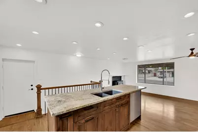 521 E 8045 S, Sandy, UT 84070 - Photo 8
