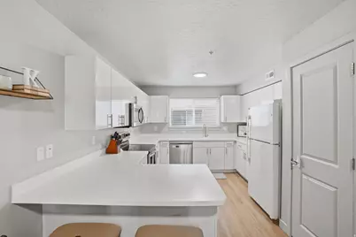 1140 W 950 N #C303, Orem, UT 84057 - Photo 8