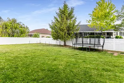 1796 W 1975 S, Syracuse, UT 84075 - Photo 20