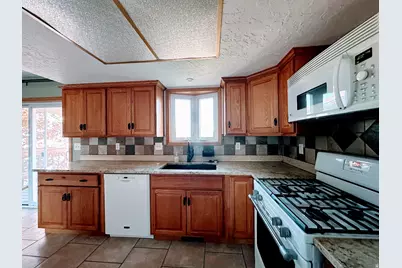 1185 W 725 N, Clearfield, UT 84015 - Photo 2