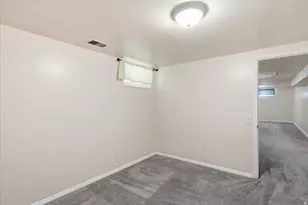 391 W 5100 S, Washington Terrace, UT 84405 - Photo 20