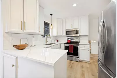 1723 E Albury Rd, Sandy, UT 84092 - Photo 2