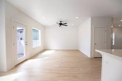 468 E 720 N #90, Salem, UT 84653 - Photo 2