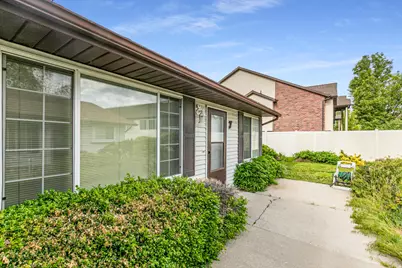 1709 N 200 W #7, Bountiful, UT 84010 - Photo 2