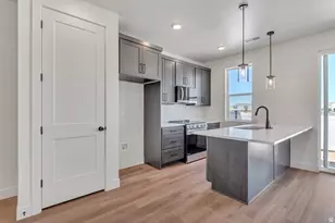 621 E Ryegrass Dr, Eagle Mountain, UT 84005 - Photo 4