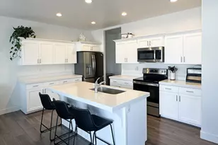 5141 E Rustic Patch Rd, Eagle Mountain, UT 84005 - Photo 6