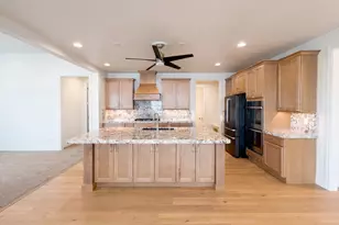 1251 N 2525 W, Clinton, UT 84015 - Photo 2