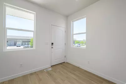 914 W 1600 S #135, Clearfield, UT 84015 - Photo 2