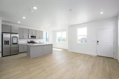 914 W 1600 S #135, Clearfield, UT 84015 - Photo 4