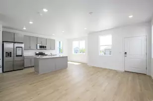 914 W 1600 S, Clearfield, UT 84015 - Photo 4