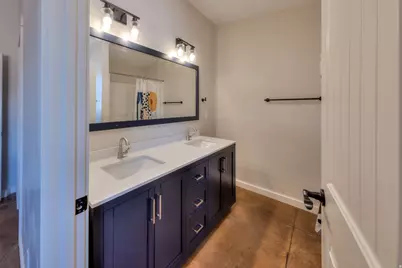 69 N Mount Peale Dr, Moab, UT 84532 - Photo 8
