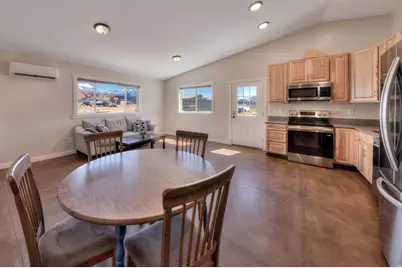 71 N Mount Peale Dr, Moab, UT 84532 - Photo 4