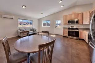 71 N Mt Peale Dr, Moab, UT 84532 - Photo 4