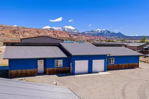 71 N Mt Peale Dr, Moab, UT 84532 - Photo 1