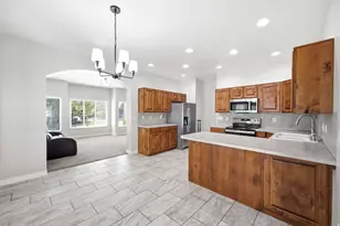 740 S Clearwater Ct, Layton, UT 84041 - Photo 4